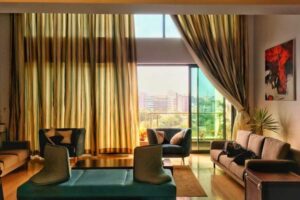 How to Create Conversation Areas in Large Living Rooms