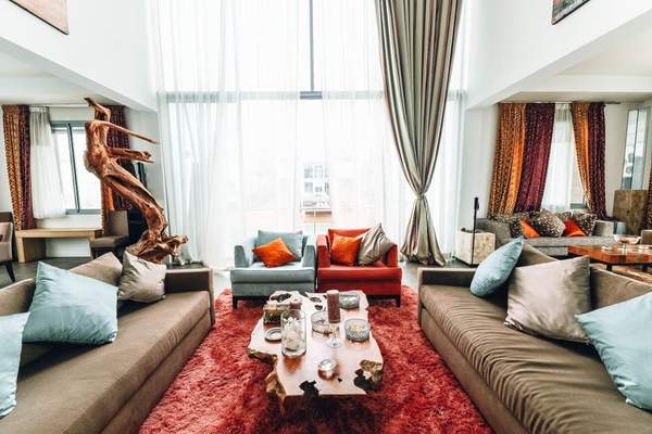 creating conversation areas in large living rooms