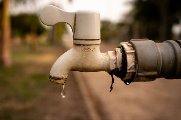 how to fix a leaky faucet